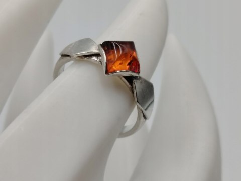 Piękny stary srebrny damski pierścionek BURSZTYN r.13/14 biżuteria VINTAGE