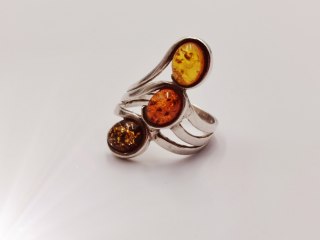 Piękny stary srebrny damski pierścionek BURSZTYN r.15 biżuteria VINTAGE