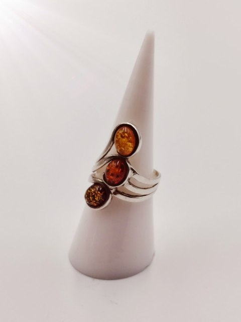 Piękny stary srebrny damski pierścionek BURSZTYN r.15 biżuteria VINTAGE