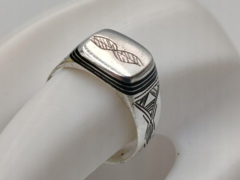 Piękny stary srebrny pierścionek/sygnet LISTKI r.22 biżuteria VINTAGE