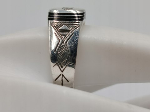 Piękny stary srebrny pierścionek/sygnet LISTKI r.22 biżuteria VINTAGE