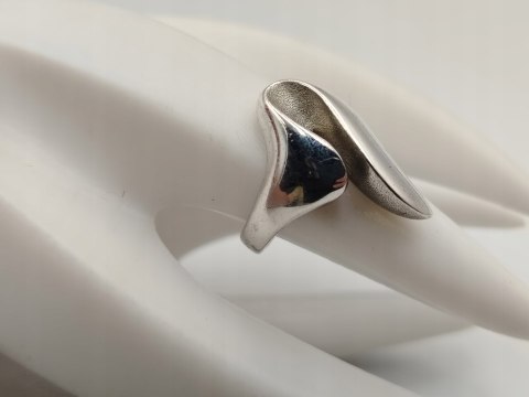 Stary ciekawy damski srebrny pierścionek r.13/14 srebro VINTAGE biżuteria