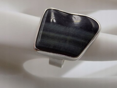 Stary damski srebrny pierścionek ONYKS PASIASTY roz. 13 srebro VINTAGE