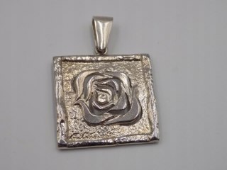 Stary, srebrny, wisiorek / zawieszka RÓŻA srebro 925 VINTAGE biżuteria