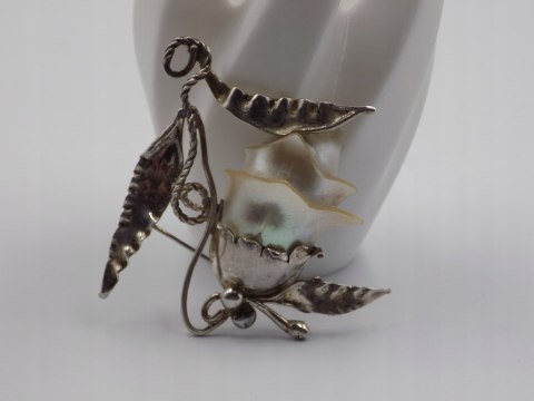 Piękna, stara, damska, duża, srebrna broszka RÓŻA-MASA PERŁOWA - srebro 925