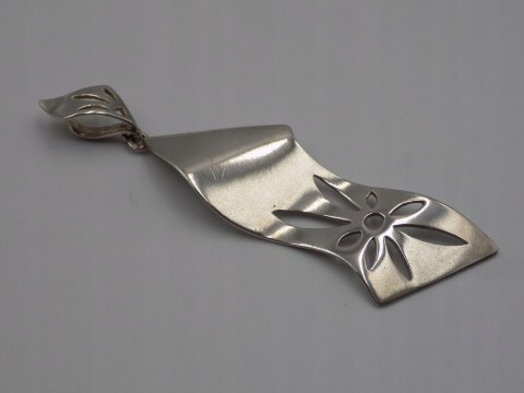 Piękny, damski, srebrny, falisty wisiorek / zawieszka KWIAT - srebro 925