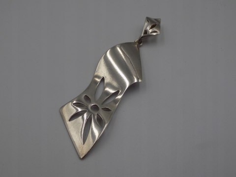 Piękny, damski, srebrny, falisty wisiorek / zawieszka KWIAT - srebro 925