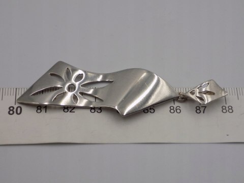 Piękny, damski, srebrny, falisty wisiorek / zawieszka KWIAT - srebro 925