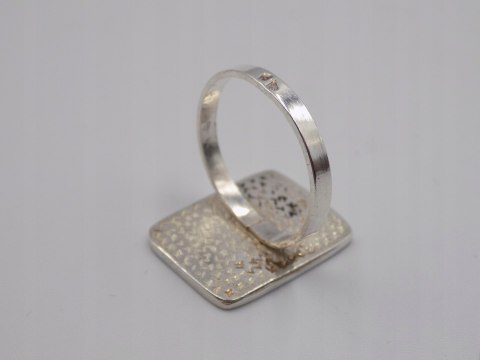 Piękny, damski, srebrny pierścionek CZARNY AKRYL srebro - roz. 19