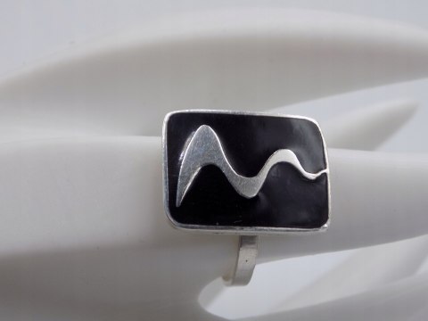 Piękny, damski, srebrny pierścionek CZARNY AKRYL srebro - roz. 19