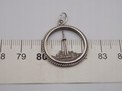 Piękny, damski, srebrny wisiorek / zawieszka STERLING TORONTO SKYLINE