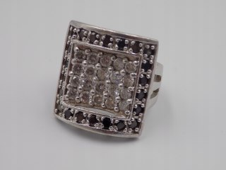 Piękny, duży, srebrny pierścionek z cyrkoniami - srebro 925 roz. 17