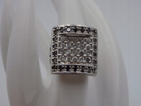 Piękny, duży, srebrny pierścionek z cyrkoniami - srebro 925 roz. 17