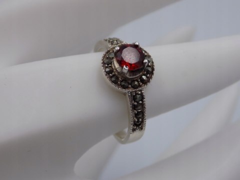 Piękny, srebrny, damski pierścionek MARKAZYTY + CYRKONIA roz. 14 /15 srebro