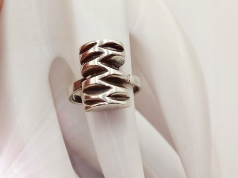 Piękny stary srebrny damski pierścionek "PIKOWANY" r.14 VINTAGE biżuteria
